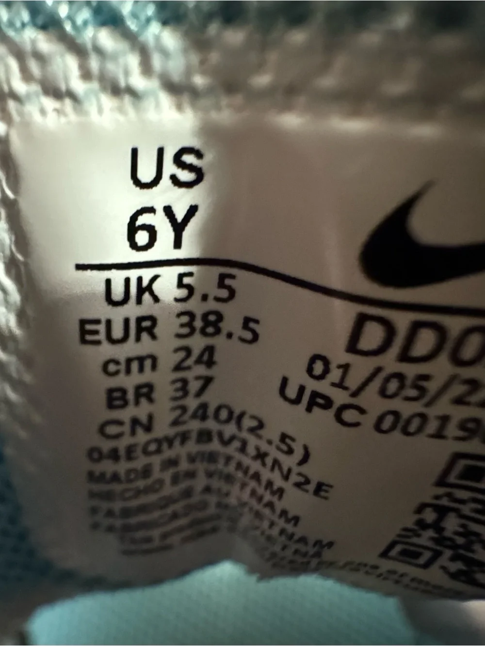 Nike Women’s White and Light Blue Athletic Sneakers